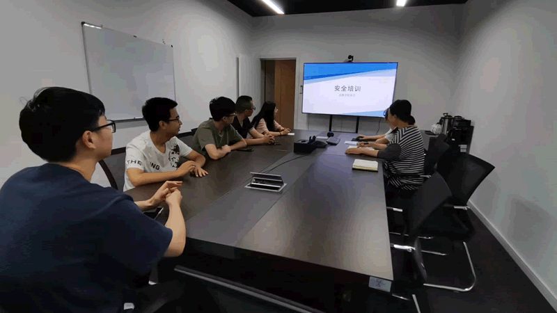 线下班与网课：教师资格证备考的两种路径解析**