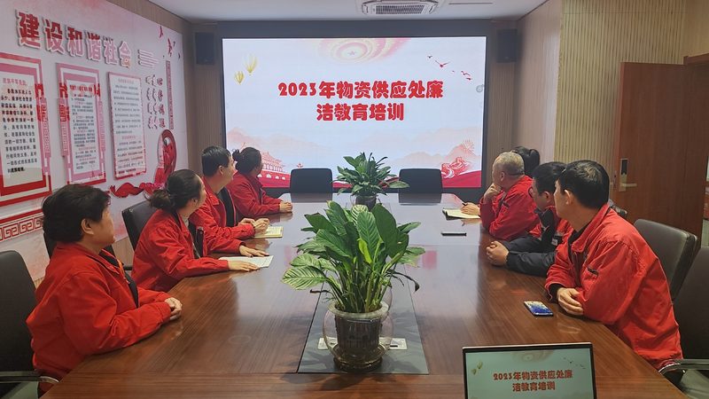 线上心理咨询师培训：直播课与录播课的差异化选择**