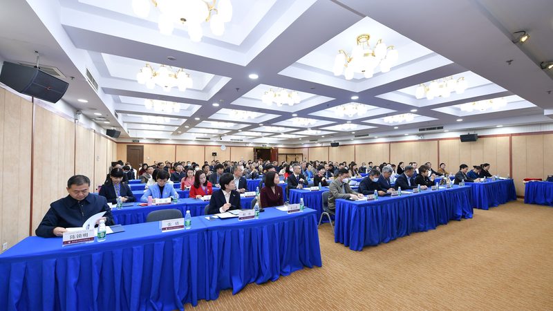 在家自学少儿编程具有以下优势：